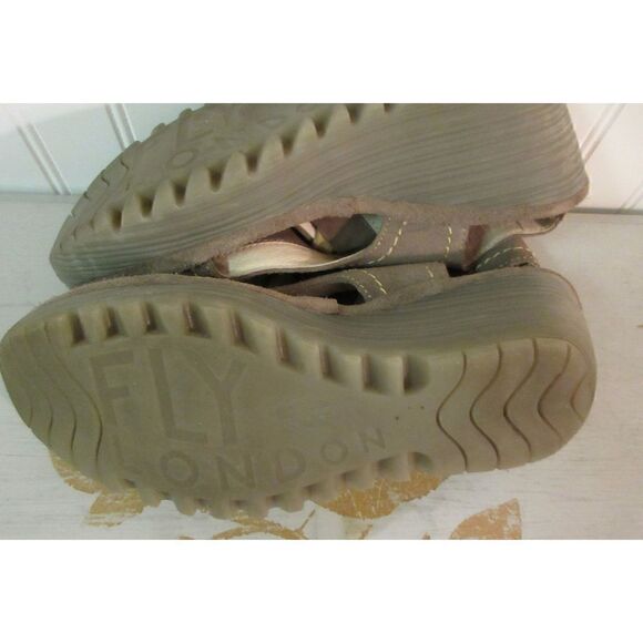 Fly London suede shoes sz 38 or 7-7.5 - Picture 4 of 5